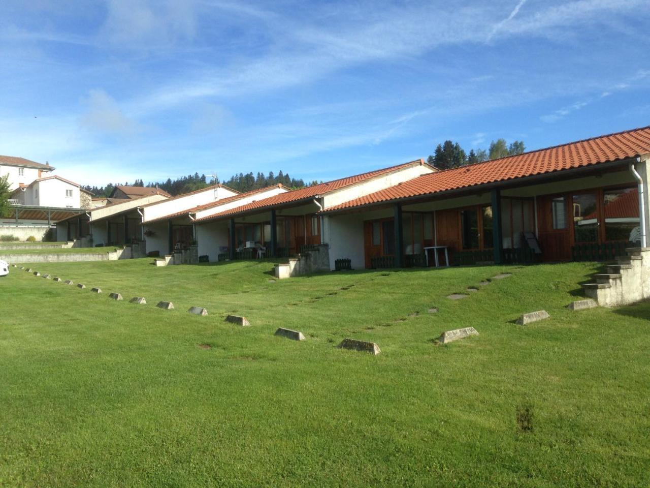 Le Domaine De Fonteline Apartman Allègre Kültér fotó